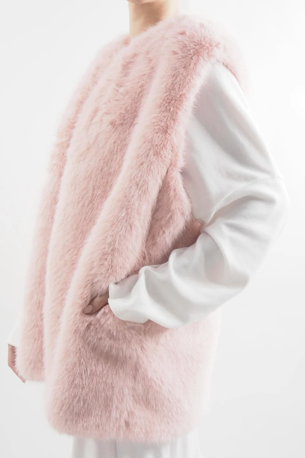 Laundry B Courchevel Faux Fur Gilet Blush 4 Laundry B Courchevel Faux Fur Gilet Blush - Image 2