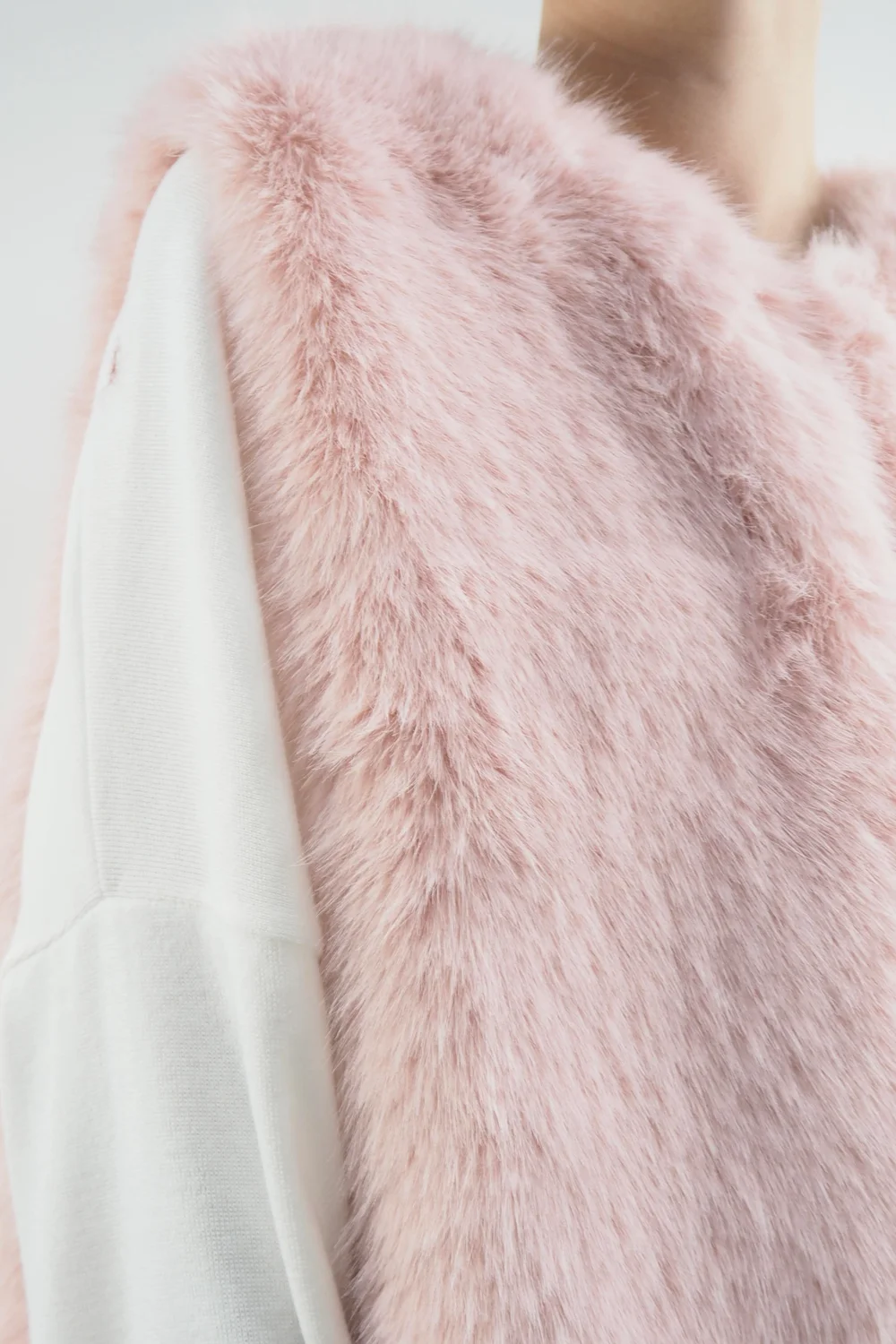 Laundry B Courchevel Faux Fur Gilet Blush 7 Laundry B Courchevel Faux Fur Gilet Blush - Image 5