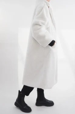Laundry B Mara Teddy Coat Winter White -VogueCurve Store laundry b mara teddy coat winter white202.jpg