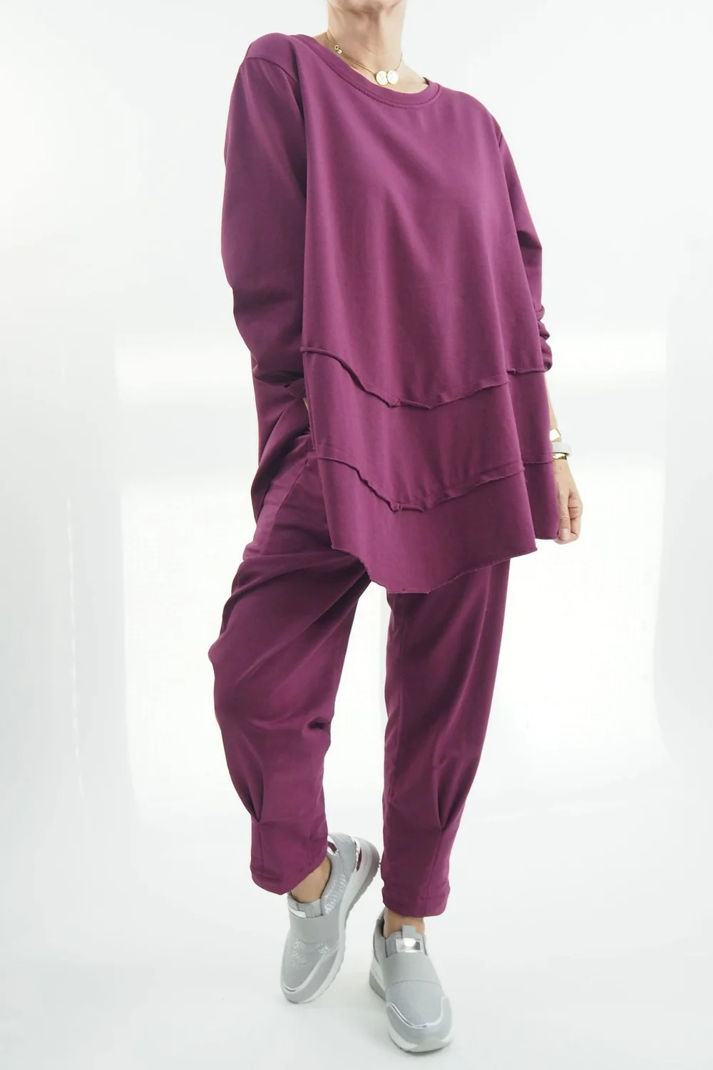 VogueCurve Store -VogueCurve Store made in italy apres double v raw edge top plum01.jpg