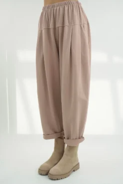 Made In Italy Apres Flat Front Pleat Jogger Antique Rose -VogueCurve Store made in italy apres flat front pleat jogger antique rose04.jpg