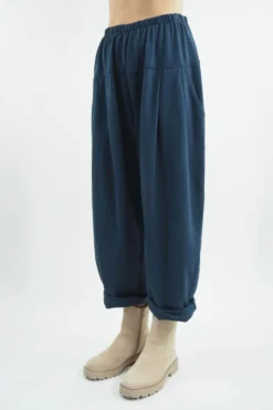 Made In Italy Apres Flat Front Pleat Jogger Midnight -VogueCurve Store made in italy apres flat front pleat jogger midnight04.jpg