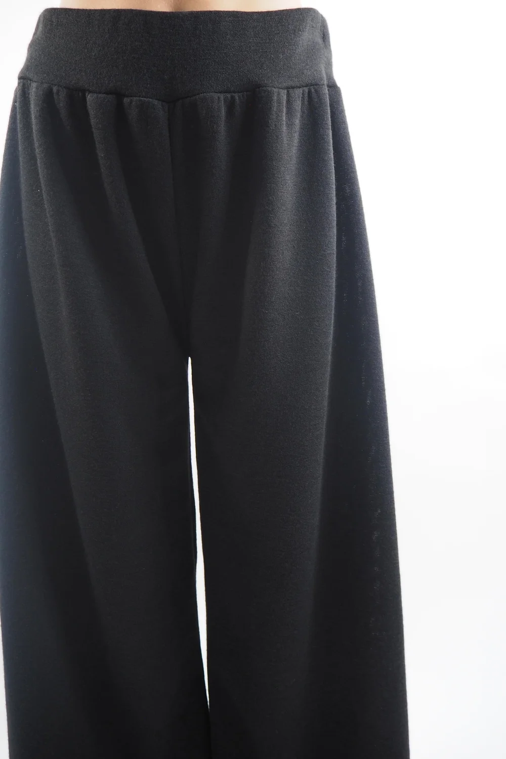 Made In Italy Belgravia Pull On Stretch Wide Leg Trouser Black 6 Made In Italy Belgravia Pull On Stretch Wide Leg Trouser Black - Image 4
