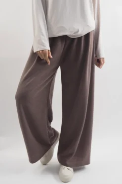 Made In Italy Belgravia Pull On Stretch Wide Leg Trouser Mink 7 Made In Italy Belgravia Pull On Stretch Wide Leg Trouser Mink -VogueCurve Store made in italy belgravia pull on stretch wide leg trouser mink.jpg