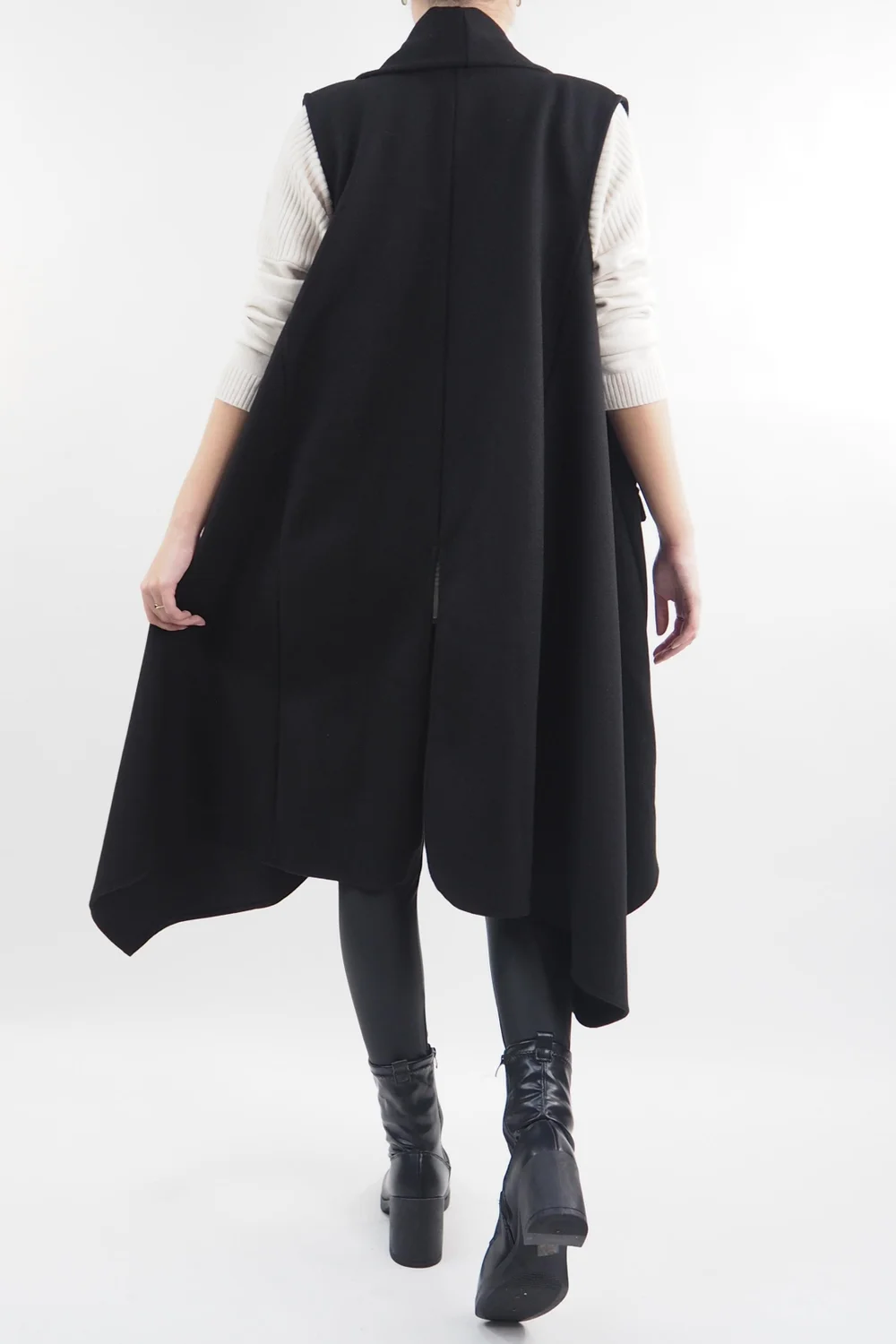 Made In Italy Belgravia Weekend Gilet Black 6 Made In Italy Belgravia Weekend Gilet Black - Image 4