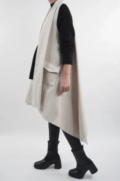 Made In Italy Belgravia Weekend Gilet Stone -VogueCurve Store made in italy belgravia weekend gilet stone 3.jpg