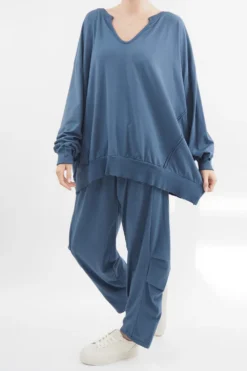 Made In Italy Bodhi Slouch V Sweatshirt Denim -VogueCurve Store made in italy bodhi slouch v sweatshirt denim5.jpg