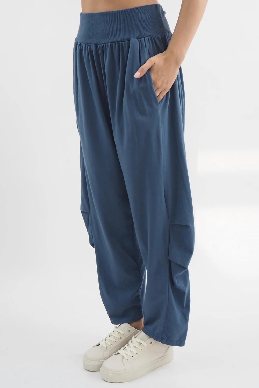 Made In Italy Bodhi Tuck Cocoon Pant Denim 6 Made In Italy Bodhi Tuck Cocoon Pant Denim - Image 4