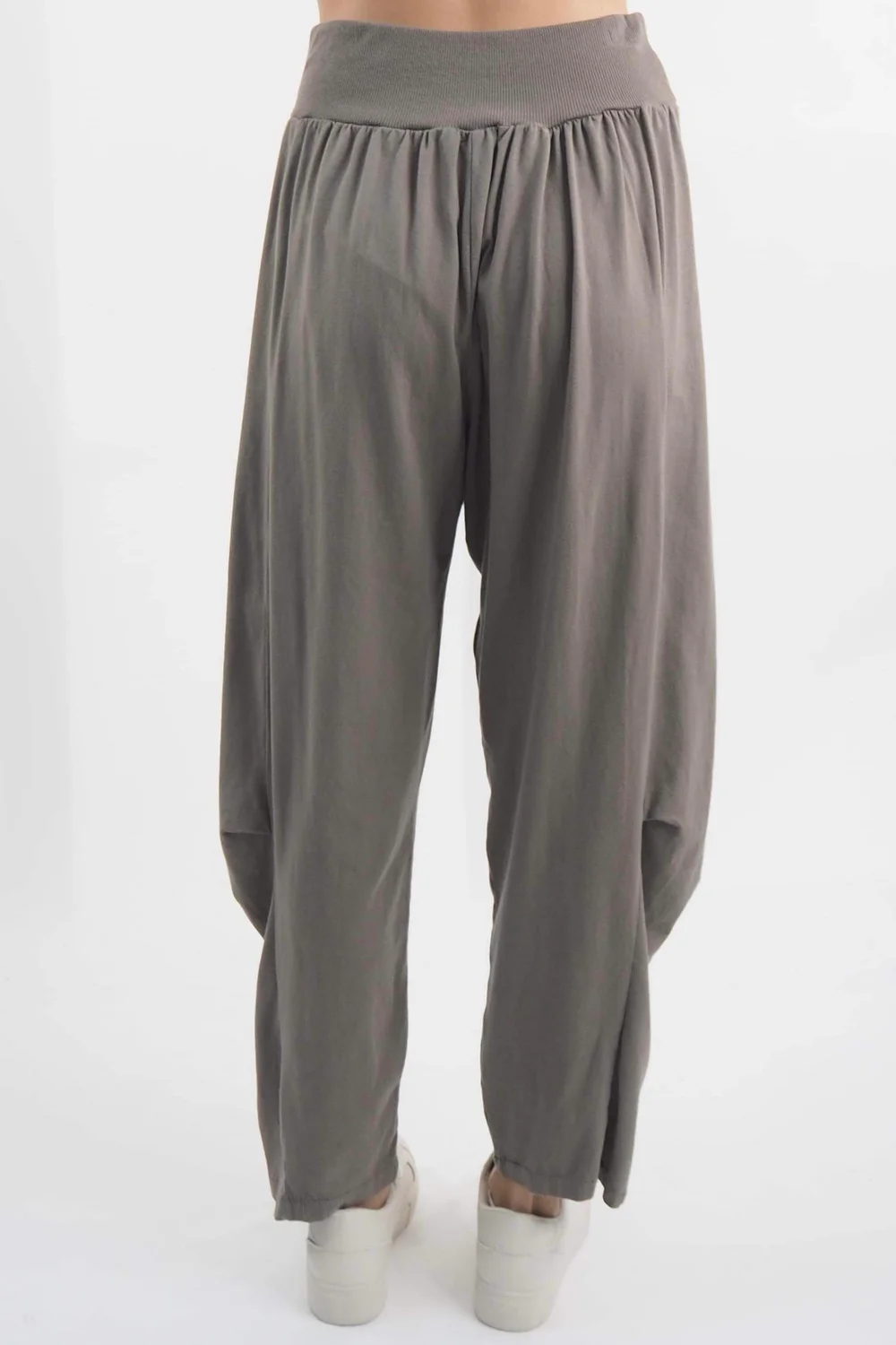 Made In Italy Bodhi Tuck Cocoon Pant Mushroom 6 Made In Italy Bodhi Tuck Cocoon Pant Mushroom - Image 4
