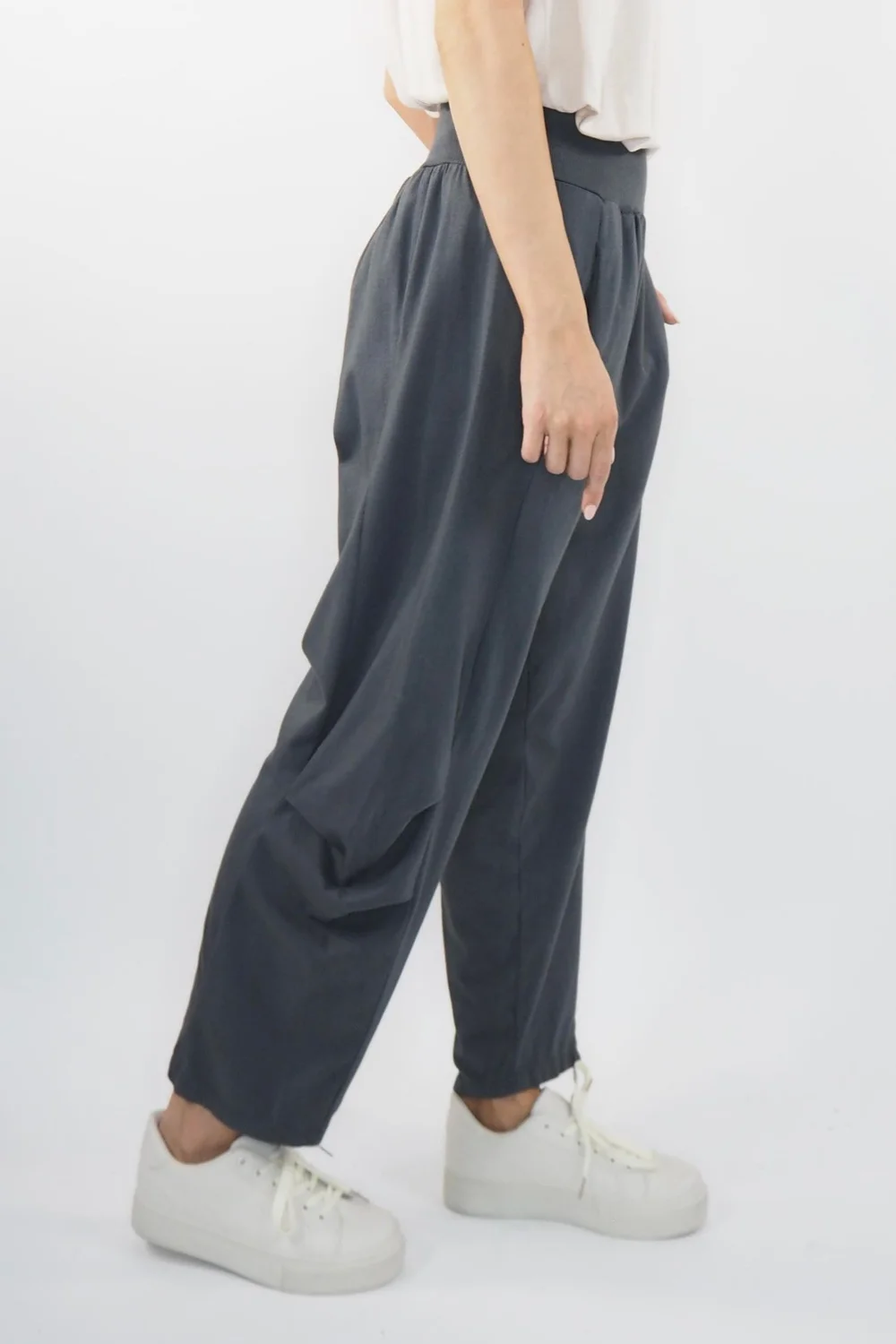 Made In Italy Bodhi Tuck Cocoon Pant Shadow Grey 4 Made In Italy Bodhi Tuck Cocoon Pant Shadow Grey - Image 2