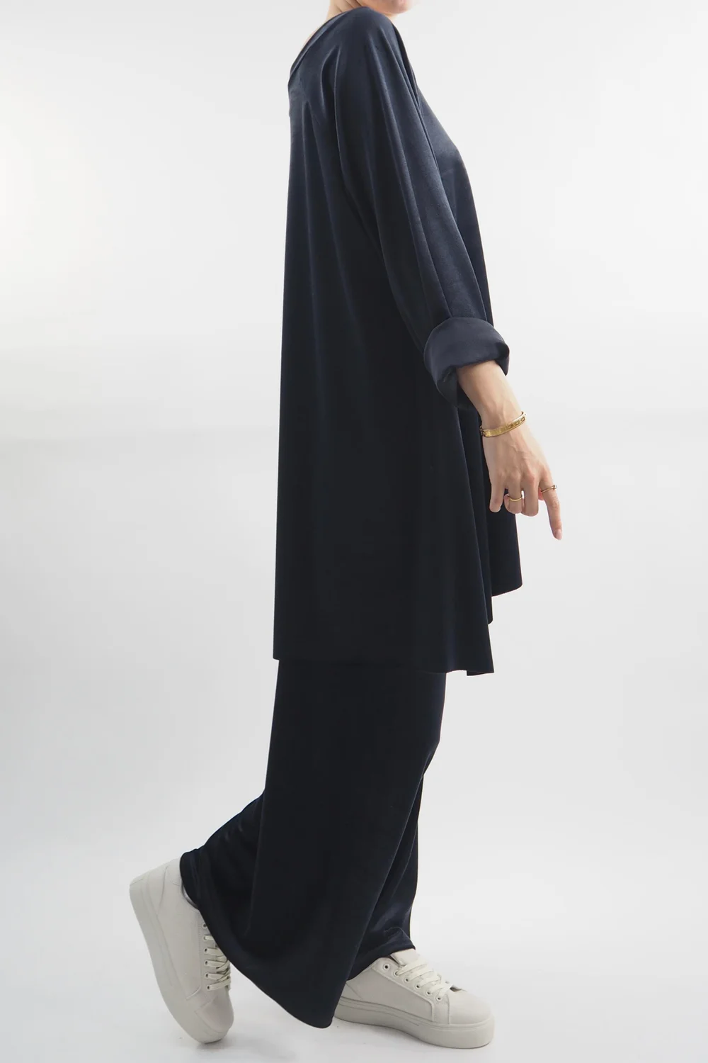 Made In Italy Chalet Soft Stretch Velour Set Ink 4 Made In Italy Chalet Soft Stretch Velour Set Ink - Image 2