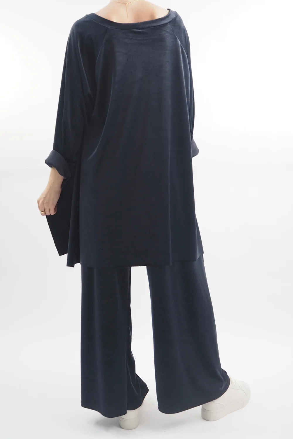 Made In Italy Chalet Soft Stretch Velour Set Ink 5 Made In Italy Chalet Soft Stretch Velour Set Ink - Image 3