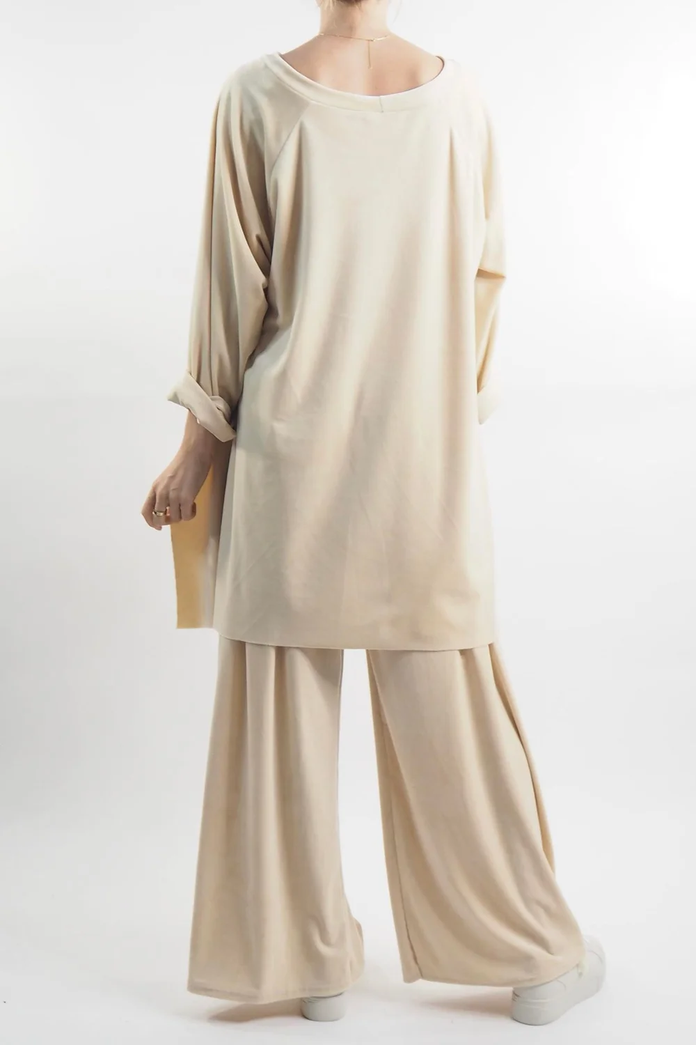 Made In Italy Chalet Soft Stretch Velour Set Oyster 5 Made In Italy Chalet Soft Stretch Velour Set Oyster - Image 3