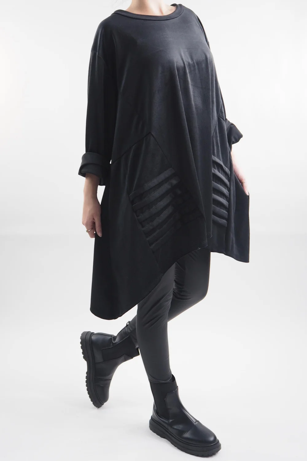 Made In Italy Chalet Vente Top Black 5 Made In Italy Chalet Vente Top Black - Image 3