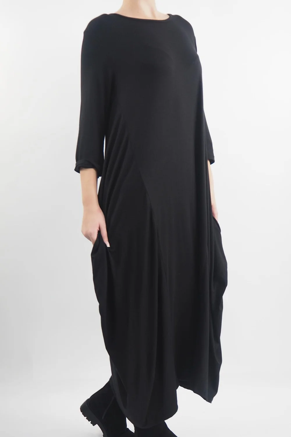 Made In Italy Classic Long Sleeve Parachute Maxi Dress Black 4 Made In Italy Classic Long Sleeve Parachute Maxi Dress Black - Image 2