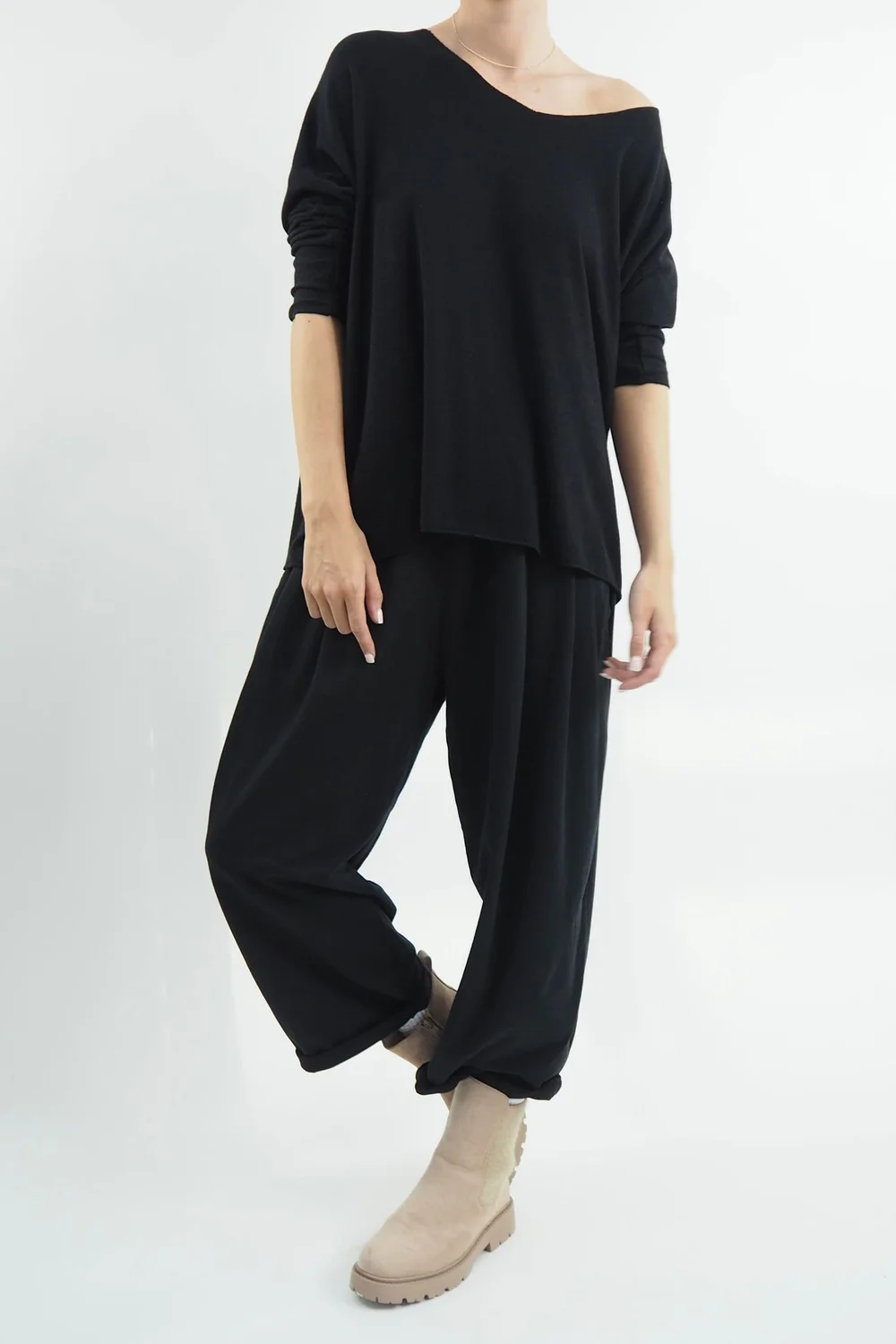 Made In Italy Classic Super Soft Fine Knit Top Black 6 Made In Italy Classic Super Soft Fine Knit Top Black - Image 4