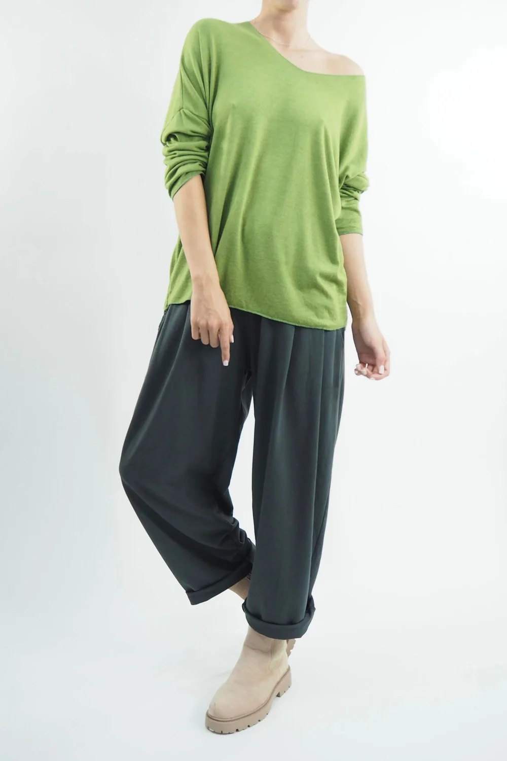 Made In Italy Classic Super Soft Fine Knit Top Olive 6 Made In Italy Classic Super Soft Fine Knit Top Olive - Image 4