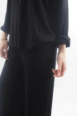 Made In Italy Classic Super Soft Ribbed Fine Knit Pant Black 13 Made In Italy Classic Super Soft Ribbed Fine Knit Pant Black -VogueCurve Store made in italy classic super soft ribbed fine knit pant black 5.jpg