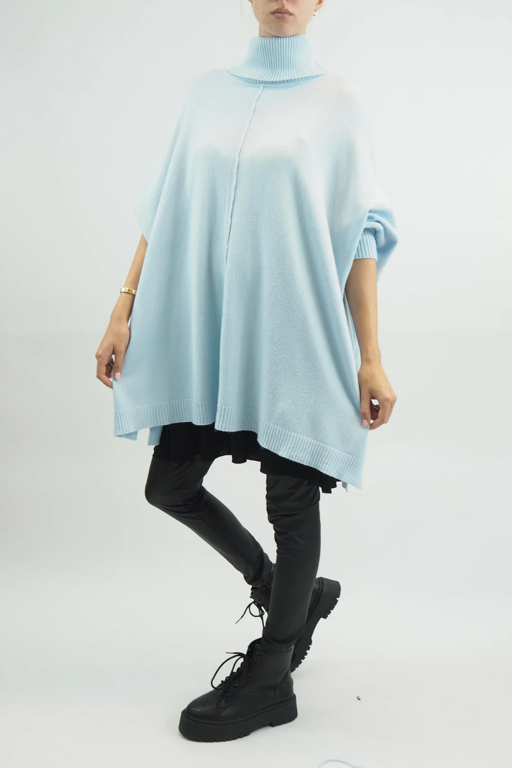 Made In Italy Conrad Classic Blanket Knit Top Ice Blue 4 Made In Italy Conrad Classic Blanket Knit Top Ice Blue - Image 2