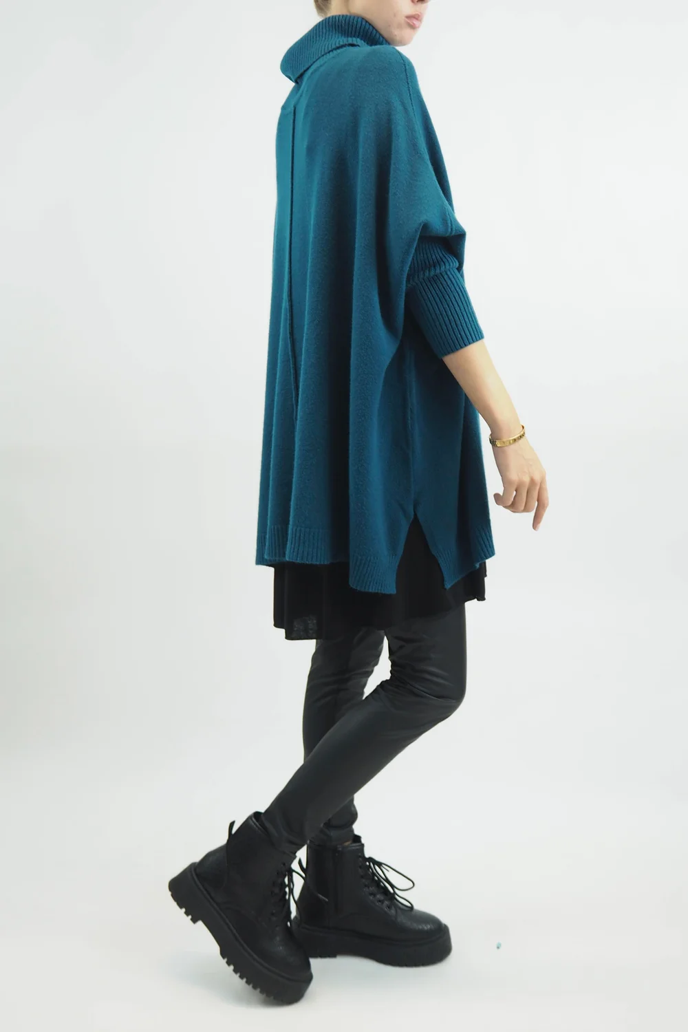 Made In Italy Conrad Classic Blanket Knit Top Prussian 6 Made In Italy Conrad Classic Blanket Knit Top Prussian - Image 4