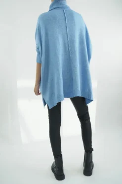 Made In Italy Conrad Classic Blanket Knit Top Sky -VogueCurve Store made in italy conrad classic blanket knit sky03.jpg