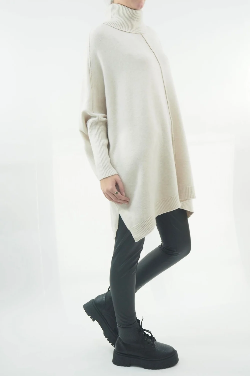 Made In Italy Conrad Classic Blanket Knit Top Stone 4 Made In Italy Conrad Classic Blanket Knit Top Stone - Image 2