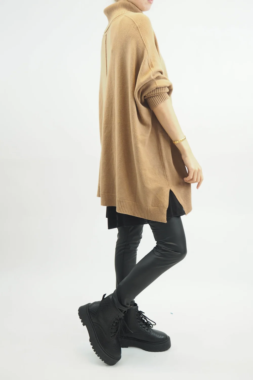 Made In Italy Conrad Classic Blanket Knit Top Toast 5 Made In Italy Conrad Classic Blanket Knit Top Toast - Image 3