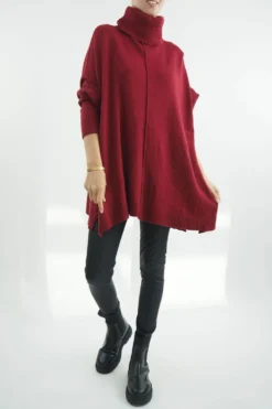 Made In Italy Conrad Classic Blanket Knit Top Winter Berry