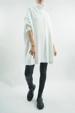 Made In Italy Conrad Classic Blanket Knit Top Winter White