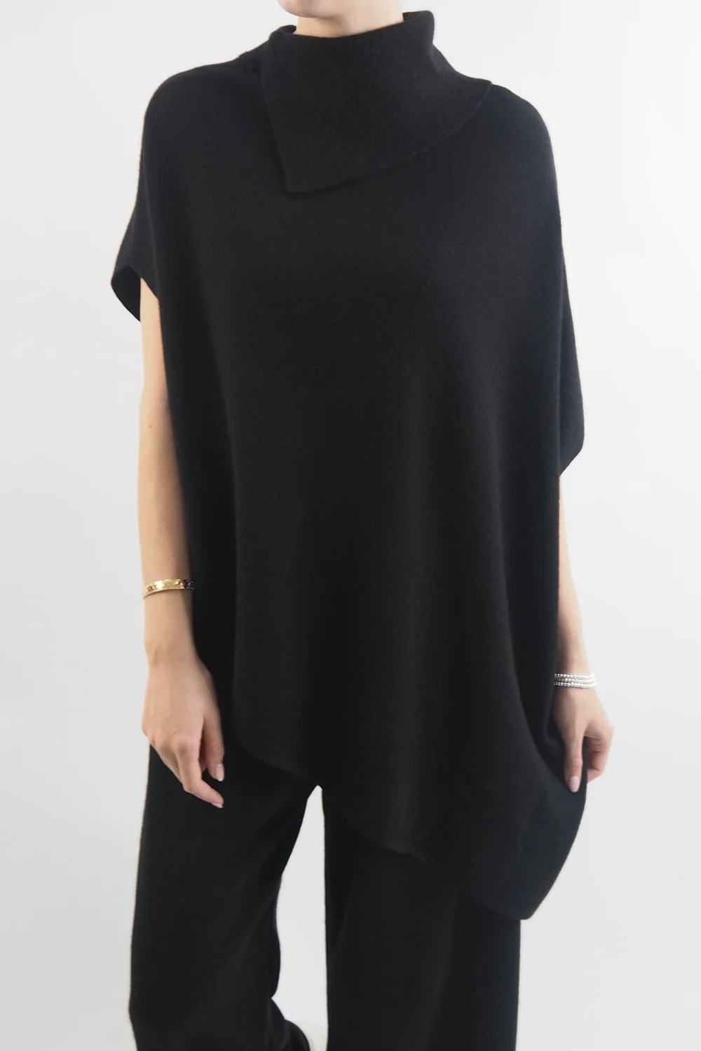 Made In Italy Conrad Tilt Knit Top Black 3 Made In Italy Conrad Tilt Knit Top Black