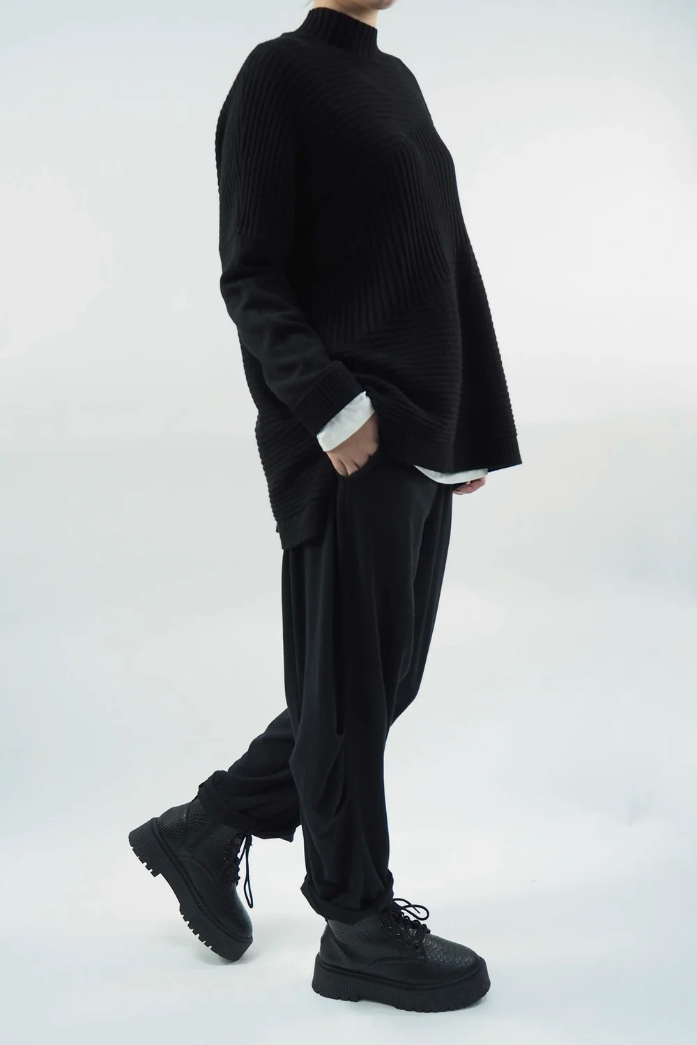 Made In Italy Conrad Turtle Ribby Knit Top Black 4 Made In Italy Conrad Turtle Ribby Knit Top Black - Image 2