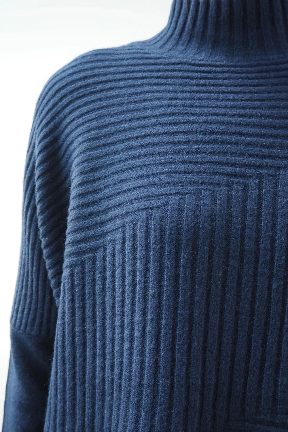 Made In Italy Conrad Turtle Ribby Knit Top Navy 6 Made In Italy Conrad Turtle Ribby Knit Top Navy - Image 4