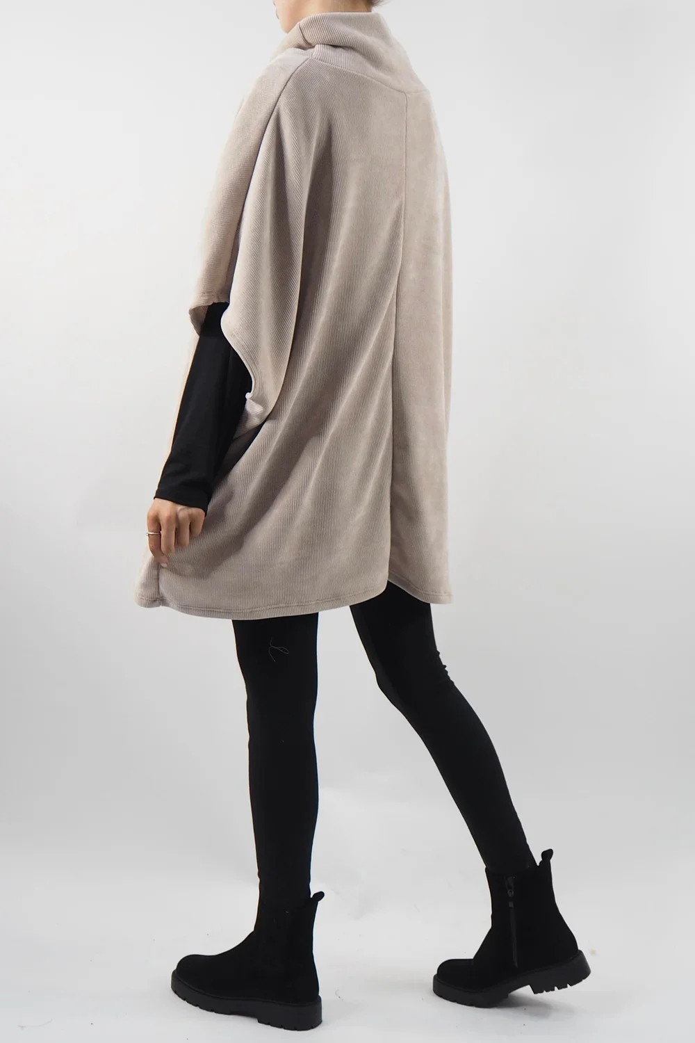 Made In Italy Dusk Slouch Throw Over Top Stone * 4 Made In Italy Dusk Slouch Throw Over Top Stone * - Image 2