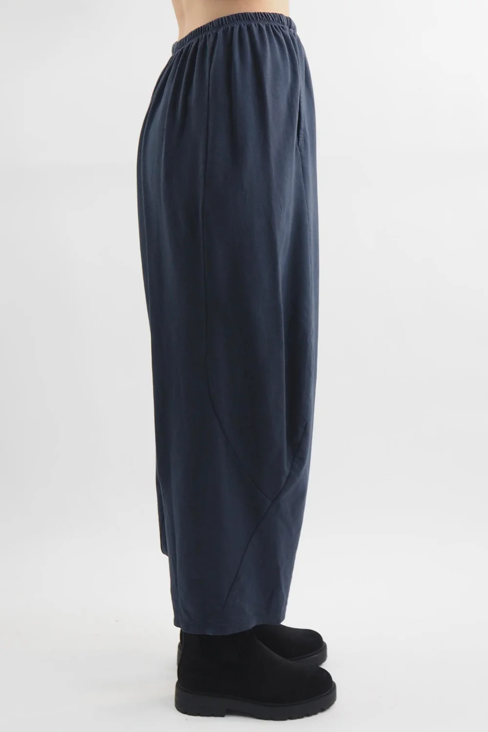 Made In Italy Lagenlook Classic Cocoon Pant Midnight 5 Made In Italy Lagenlook Classic Cocoon Pant Midnight - Image 3