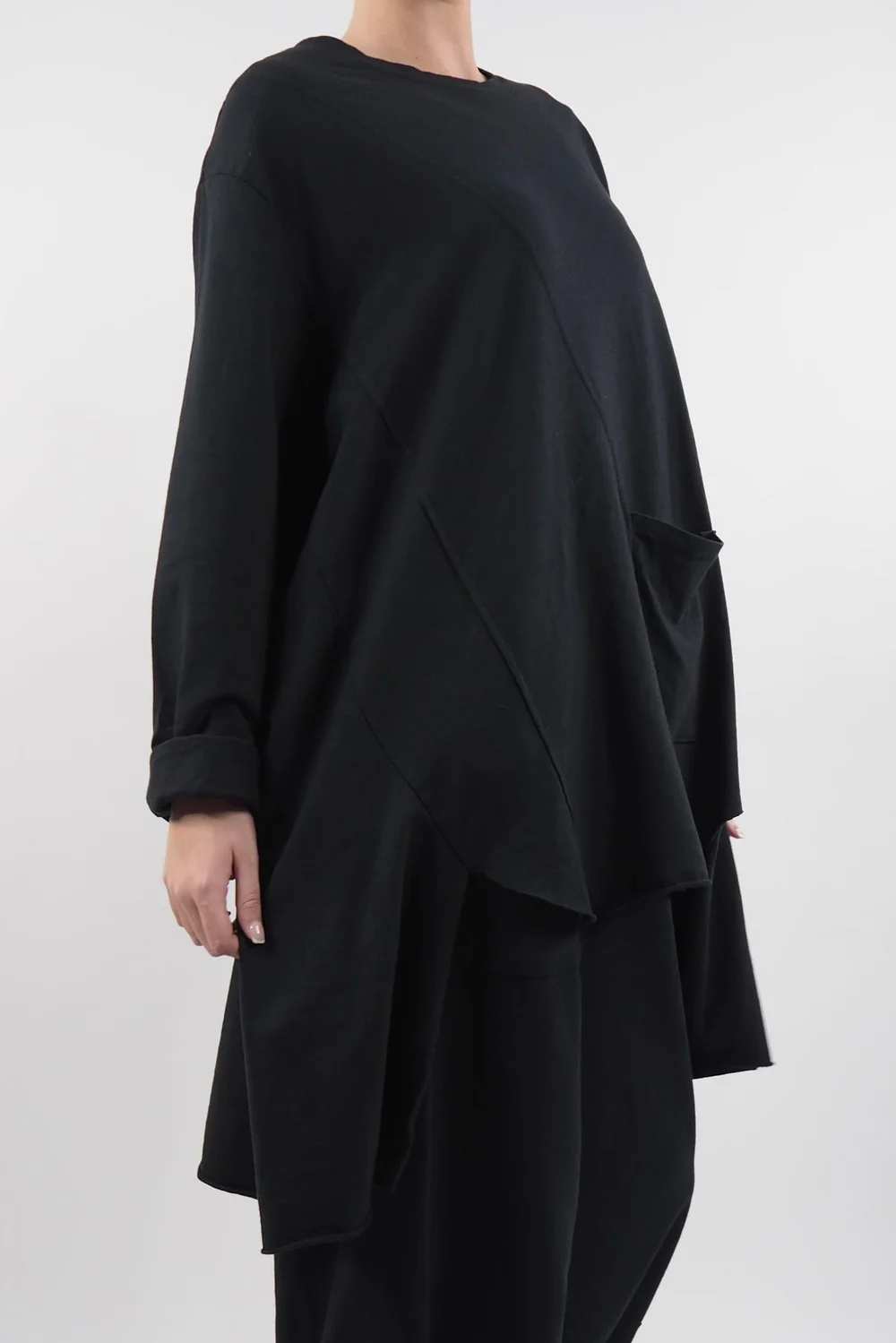 Made In Italy Lagenlook High Low Pocket Sweatshirt Black 4 Made In Italy Lagenlook High Low Pocket Sweatshirt Black - Image 2