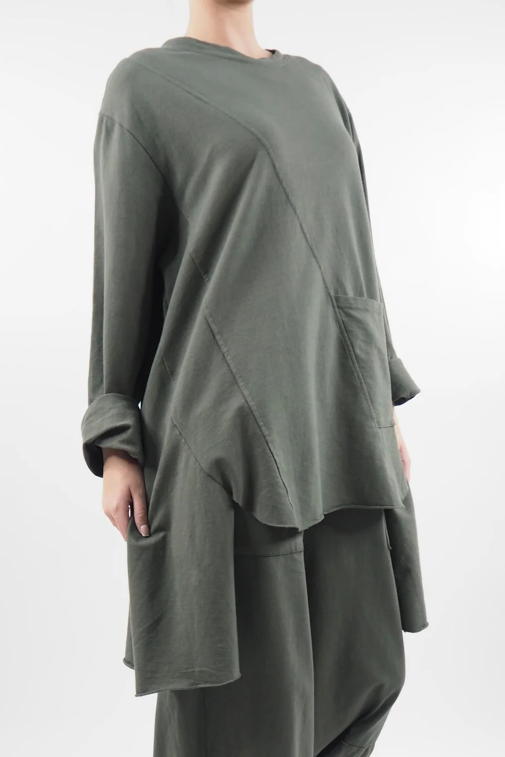 Made In Italy Lagenlook High Low Pocket Sweatshirt Bonsai 4 Made In Italy Lagenlook High Low Pocket Sweatshirt Bonsai - Image 2