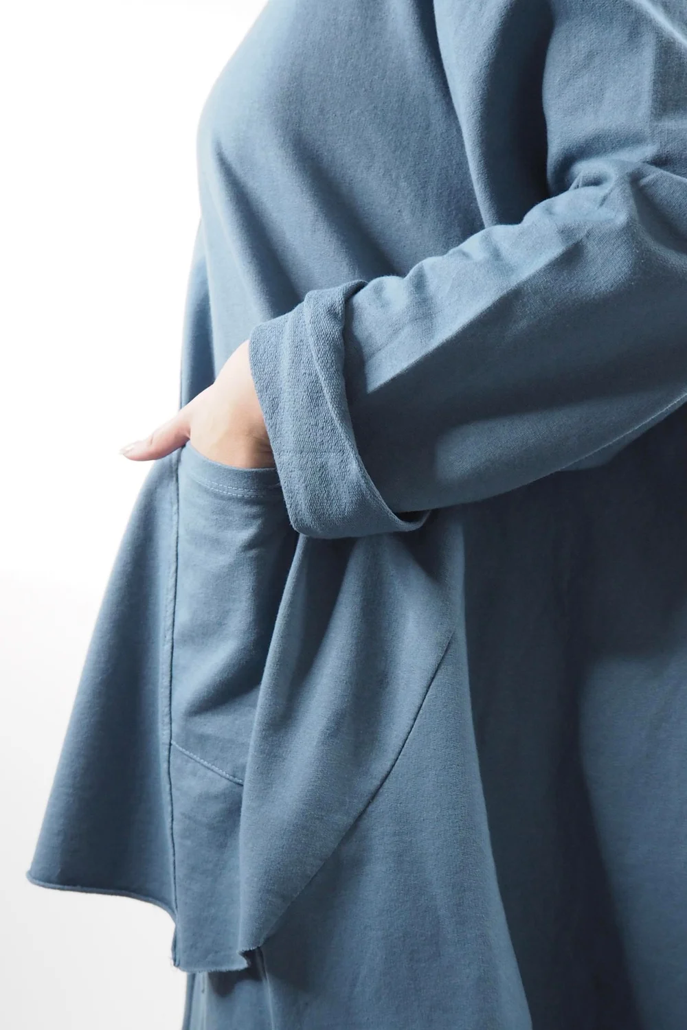 Made In Italy Lagenlook High Low Pocket Sweatshirt Denim 6 Made In Italy Lagenlook High Low Pocket Sweatshirt Denim - Image 4