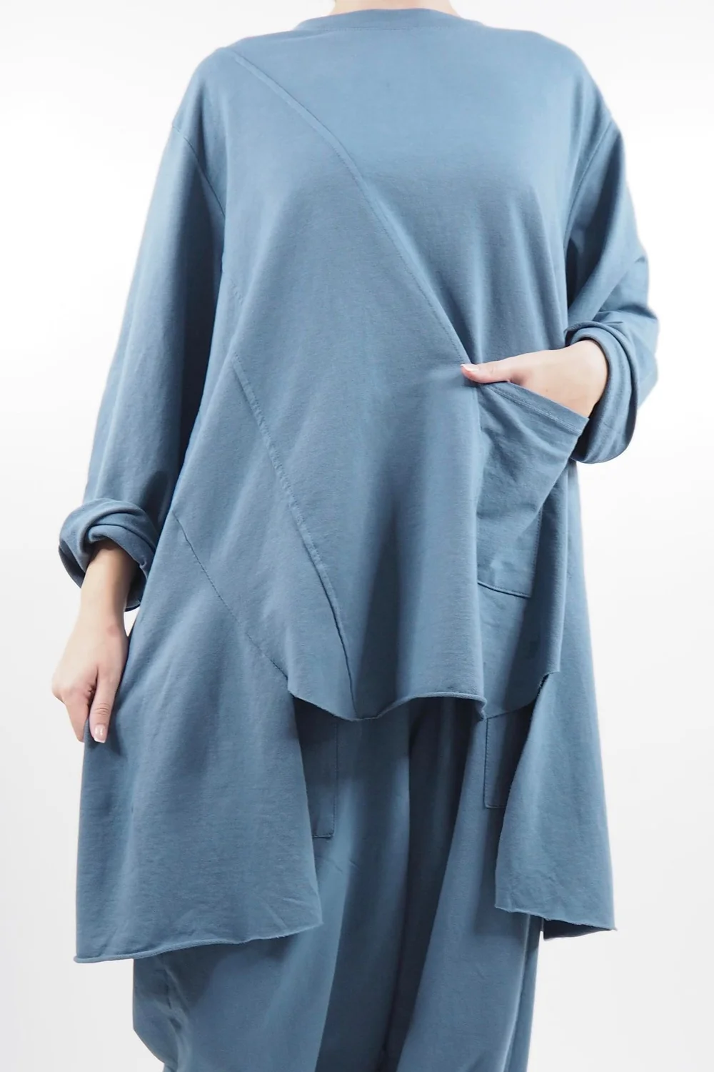 Made In Italy Lagenlook High Low Pocket Sweatshirt Denim 3 Made In Italy Lagenlook High Low Pocket Sweatshirt Denim