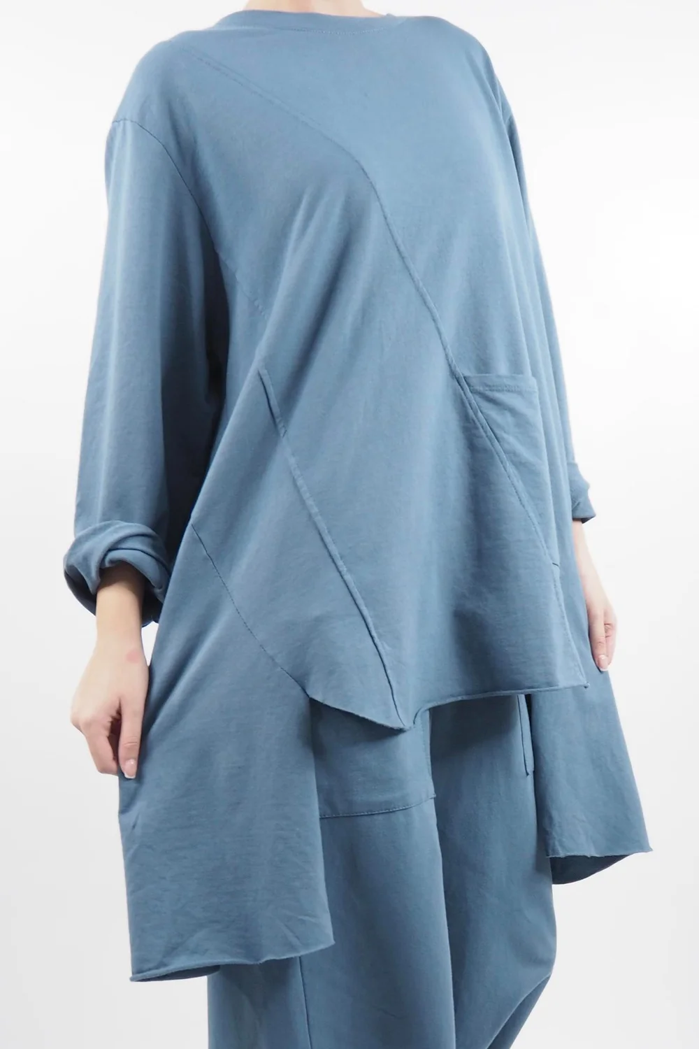 Made In Italy Lagenlook High Low Pocket Sweatshirt Denim 4 Made In Italy Lagenlook High Low Pocket Sweatshirt Denim - Image 2