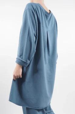 Made In Italy Lagenlook High Low Pocket Sweatshirt Denim 8 Made In Italy Lagenlook High Low Pocket Sweatshirt Denim -VogueCurve Store made in italy lagenlook high low pocket sweatshirt denim13.jpg