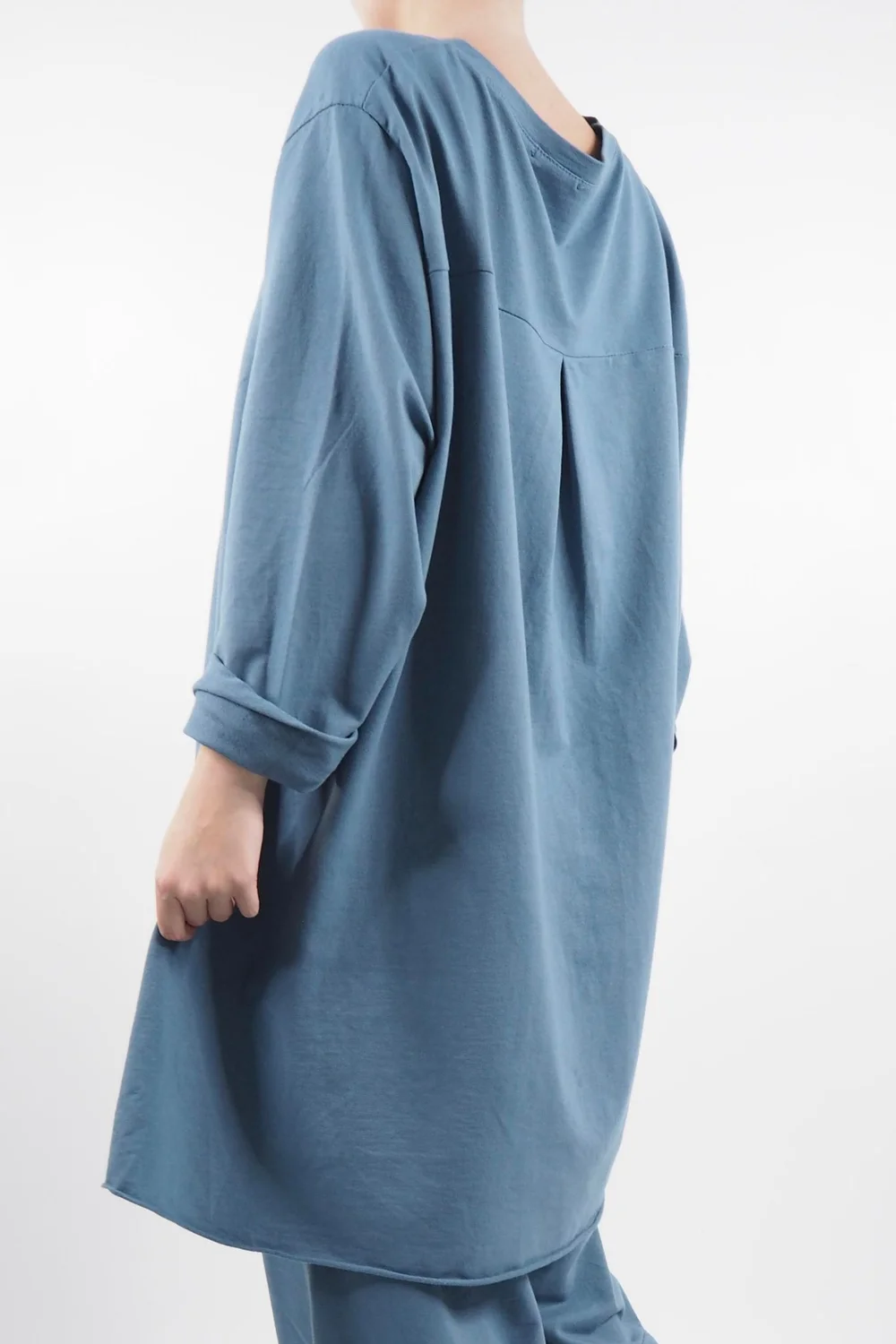 Made In Italy Lagenlook High Low Pocket Sweatshirt Denim 5 Made In Italy Lagenlook High Low Pocket Sweatshirt Denim - Image 3