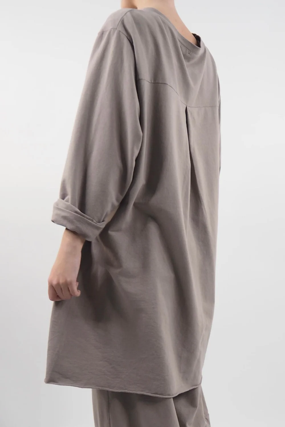 Made In Italy Lagenlook High Low Pocket Sweatshirt Mushroom 5 Made In Italy Lagenlook High Low Pocket Sweatshirt Mushroom - Image 3