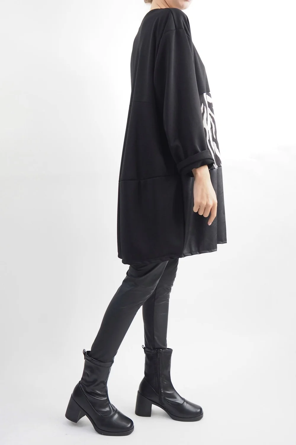 Made In Italy Moxie Zebra Panel Top Black 4 Made In Italy Moxie Zebra Panel Top Black - Image 2