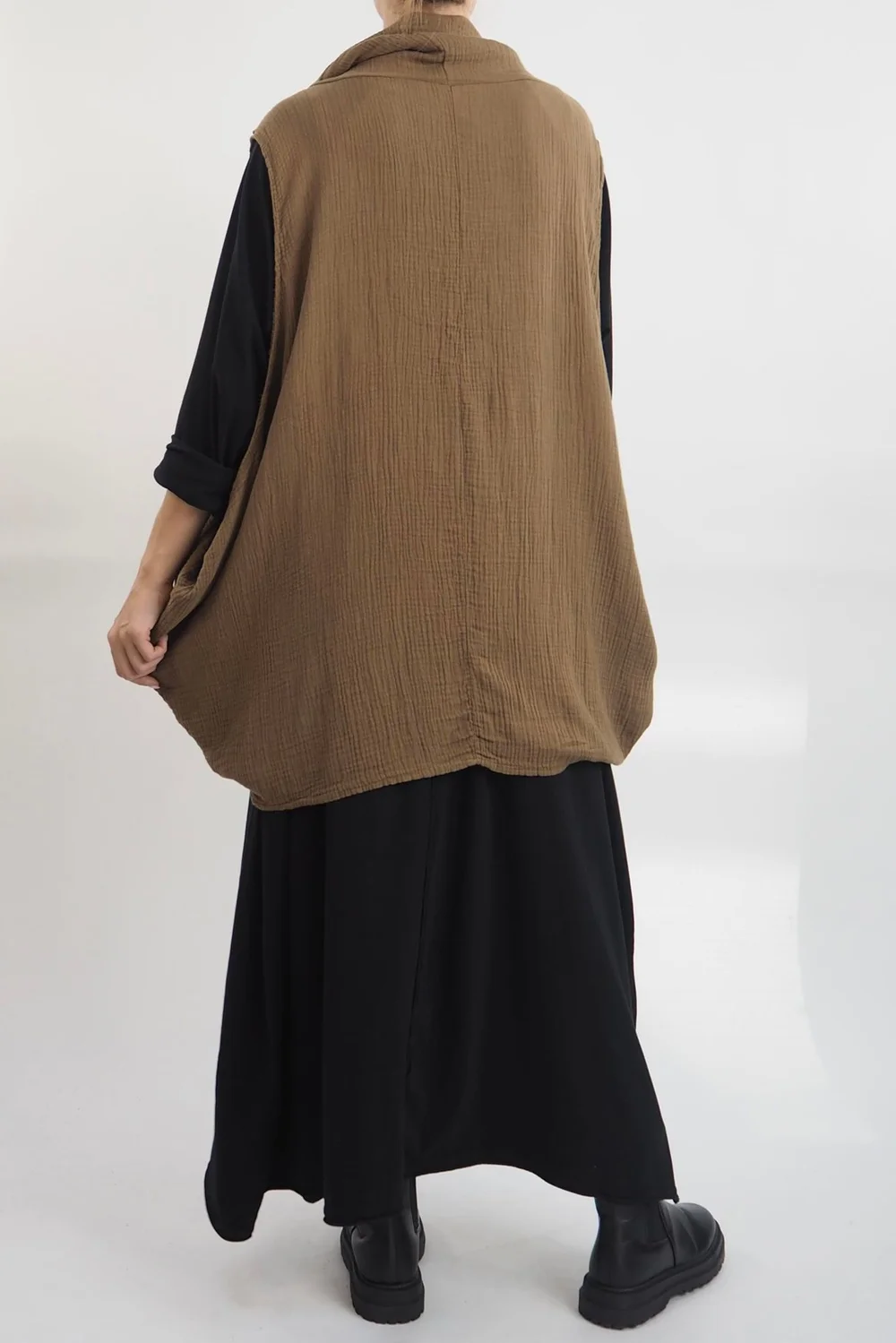 Made In Italy Obi Crepe Cotton Cross Cowl Tank Saddle 9 Made In Italy Obi Crepe Cotton Cross Cowl Tank Saddle - Image 7