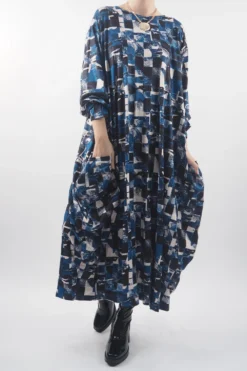 Made In Italy Oversized Tech Soft Cocoon Dress Cubist Sapphire 13 Made In Italy Oversized Tech Soft Cocoon Dress Cubist Sapphire -VogueCurve Store made in italy oversized tech soft cocoon dress cubist sapphire203.jpg