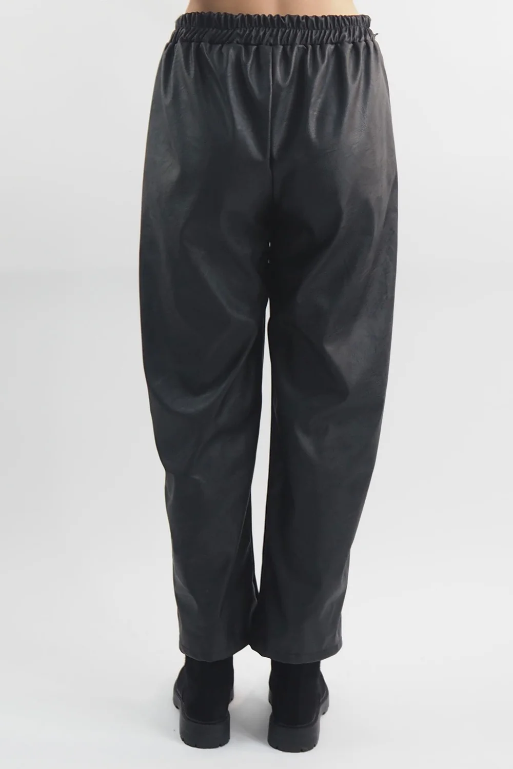 Made In Italy Pesca Leather Look Deep Pocket Pant Black 6 Made In Italy Pesca Leather Look Deep Pocket Pant Black - Image 4