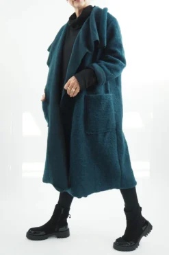 Made In Italy Skandi Blanket Coat Malachite 6 Made In Italy Skandi Blanket Coat Malachite -VogueCurve Store made in italy skandi blanket coat malachite02.jpg