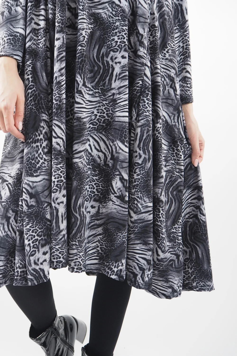 Made In Italy Zadig Leopard Panel Swing Dress Mono 6 Made In Italy Zadig Leopard Panel Swing Dress Mono - Image 4